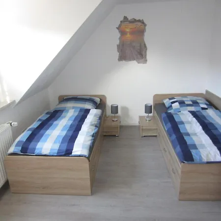 Middenin * Emden
